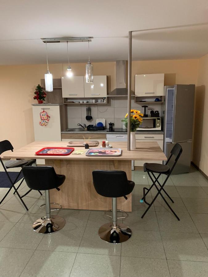 Deli Terasz B Apartman Free Parking, Self-Check-In Anytime Győr Exteriör bild
