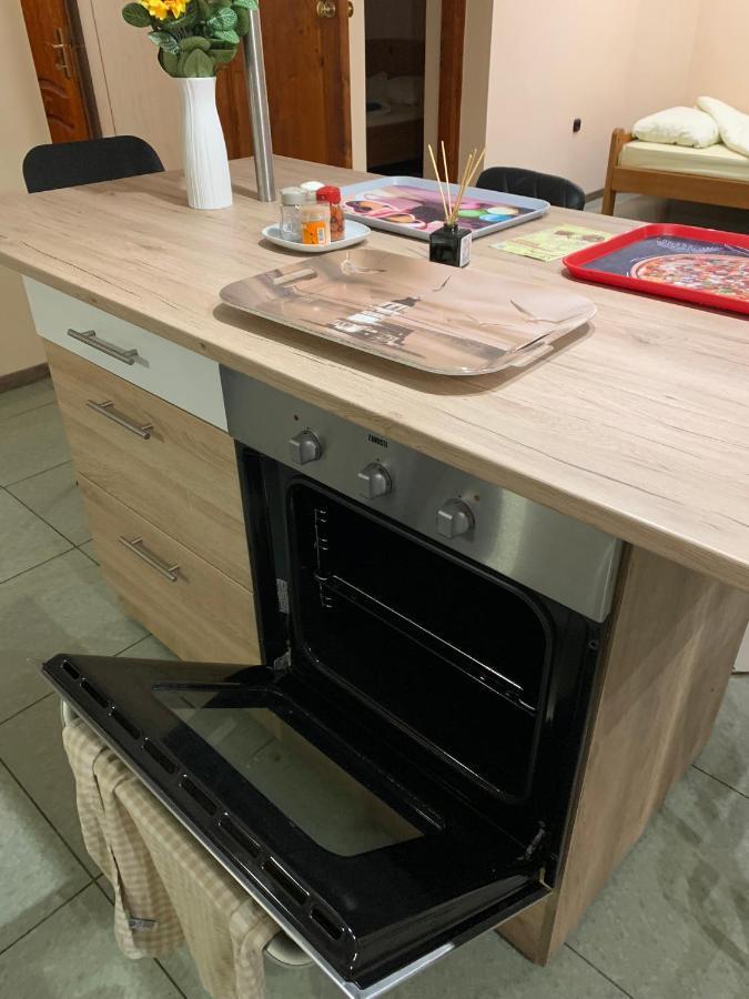 Deli Terasz B Apartman Free Parking, Self-Check-In Anytime Győr Exteriör bild