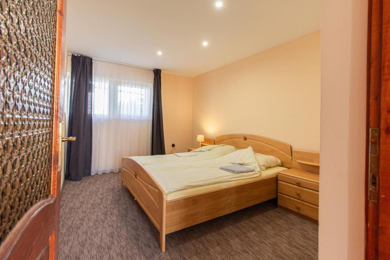 Deli Terasz B Apartman Free Parking, Self-Check-In Anytime Győr Exteriör bild